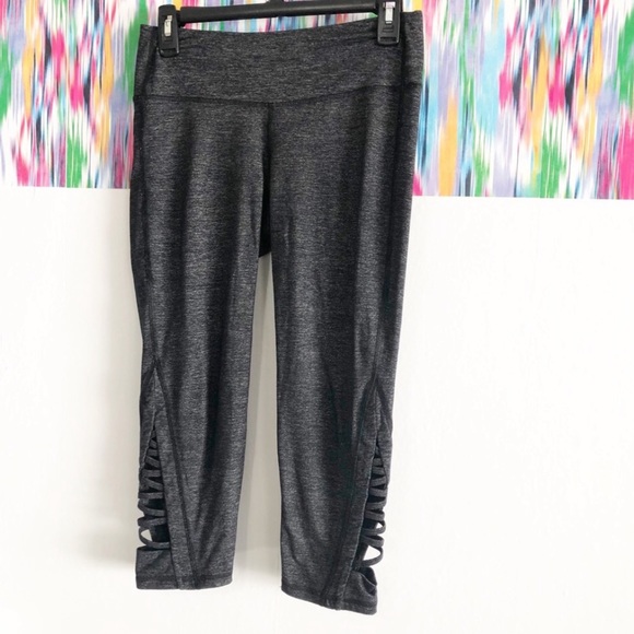 Two pairs of Athleta capri leggings size small - Picture 7 of 11